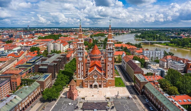 Szeged: Private Guided Walking Tour with a Local - Why Choose a Private Guided Tour in Szeged?