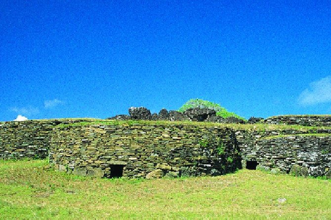 t2-the-must-haves-of-rapa-nui-non-cruise-visitors