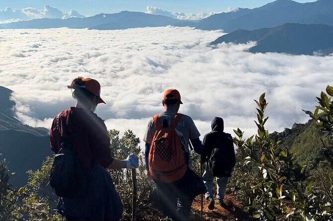 Ta Chi Nhu Cloud Hunt Journey from Hanoi - The Journey Begins: From Hanoi to Yen Bai