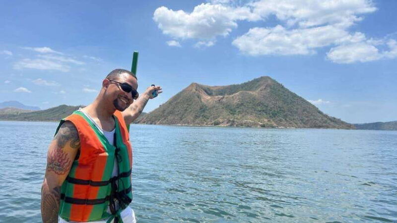 taal-volcano-lake-boating-around-the-lake