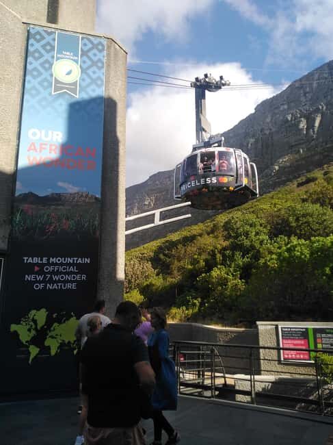 TABLE MOUNTAIN CABLE CAR EXPERIENCE WITH RESERVED TICKETS - Authentic Experiences and Real Insights