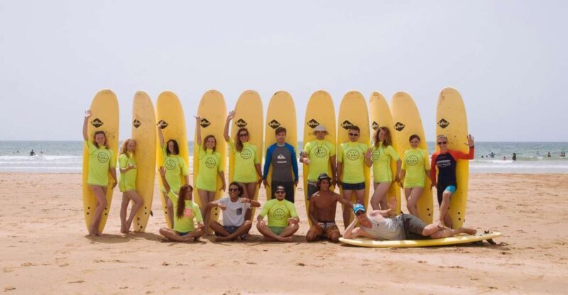 Taghazout: Beginner Surf Course with Free Session & Lunch - Key Points