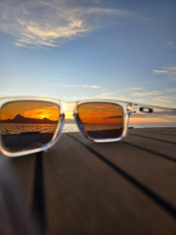 Tahiti Lagoon: An unforgettable sunset cruise facing Moorea - Carefully Selected Drinks and Tasting Boards