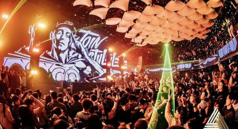 taichung-crawl-bar-nightclub-tourfun-dance-of-guide