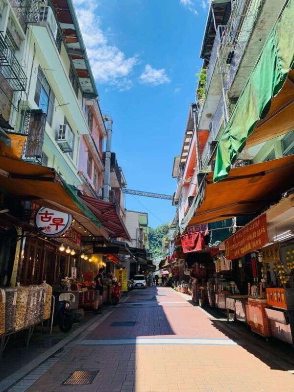 taipei-8-hours-private-day-tour-in-wulai-with-benz-vito