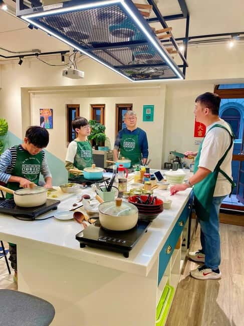 Taipei: Cooking Class & Market Adventure Historic Dadaocheng - What Makes This Tour Valuable?