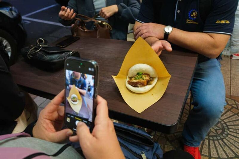 Taipei: Food Tour with Locals & 12+ Flavors (Small Group) - Final Stops and Temples