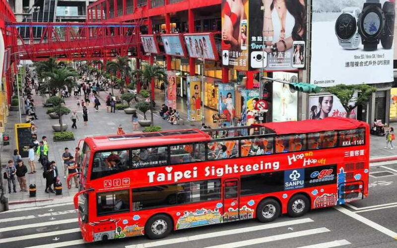 taipei-hop-on-hop-off-sightseeing-bus-with-audio-guide