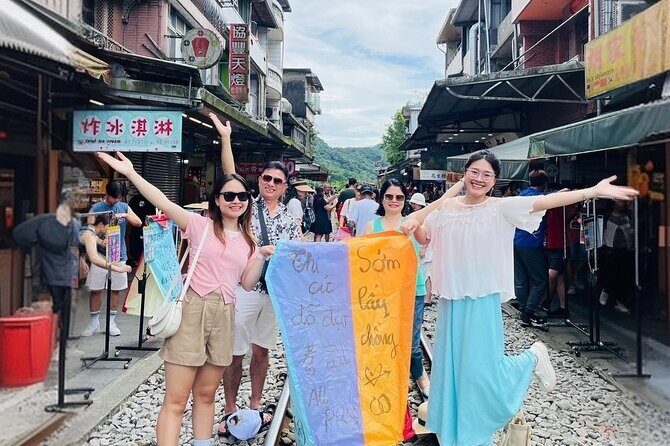 Taipei: Jiufen Pingxi Half Day Tour - FAQs