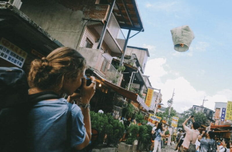 taipei-jiufen-shifen-waterfall-and-pingxi-sky-lantern-tour