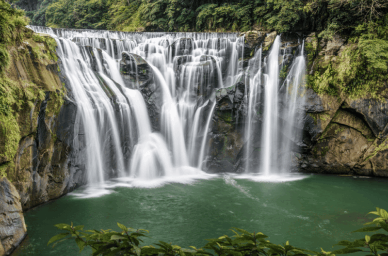 taipei-jiufen-shifen-waterfall-and-pingxi-sky-lantern-tour