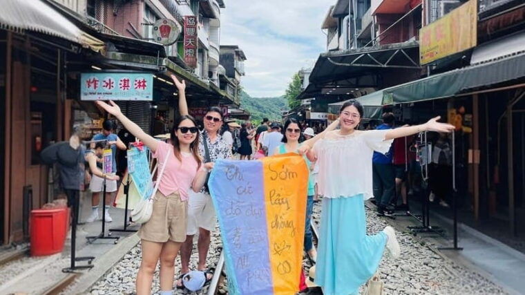 taipei-yangmingshan-yehliu-and-jiufen-shifen-day-tour