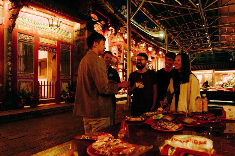 taipeis-origin-longshan-temple-taiwan-cultural-tour