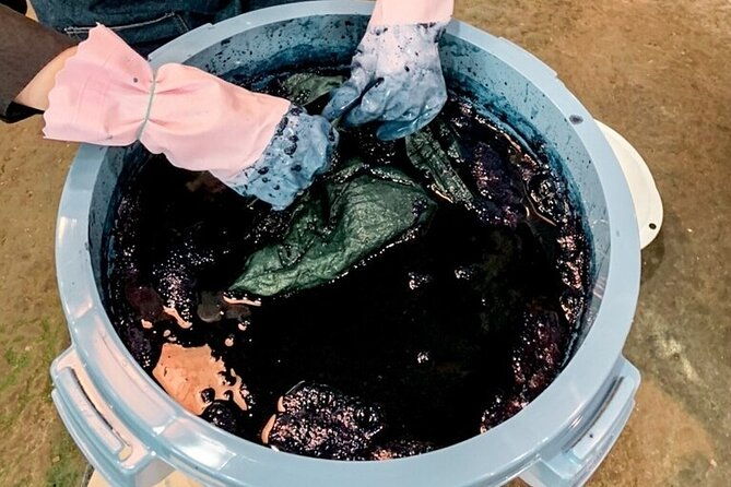 taisho-era-folk-house-unique-indigo-dyeing-for-all-ages