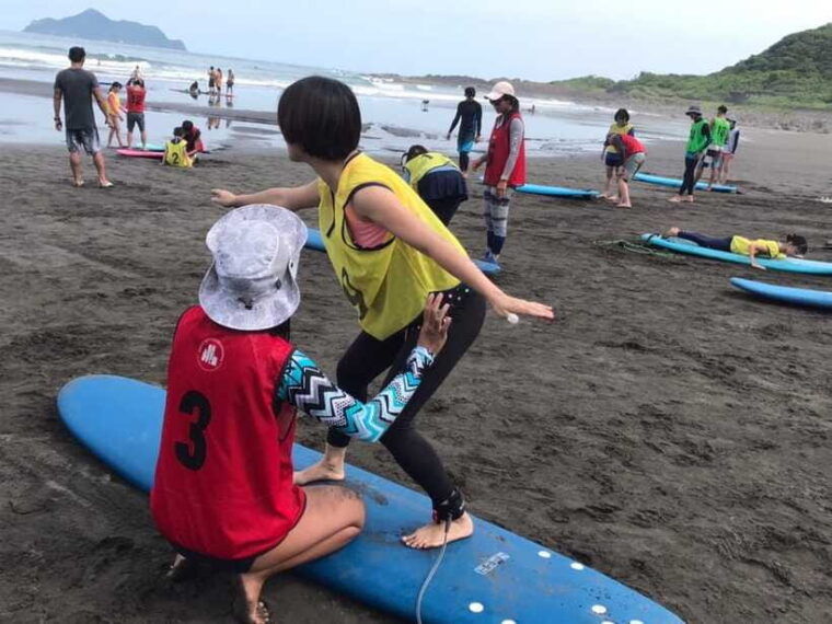 taiwan-private-or-group-surfing-lesson