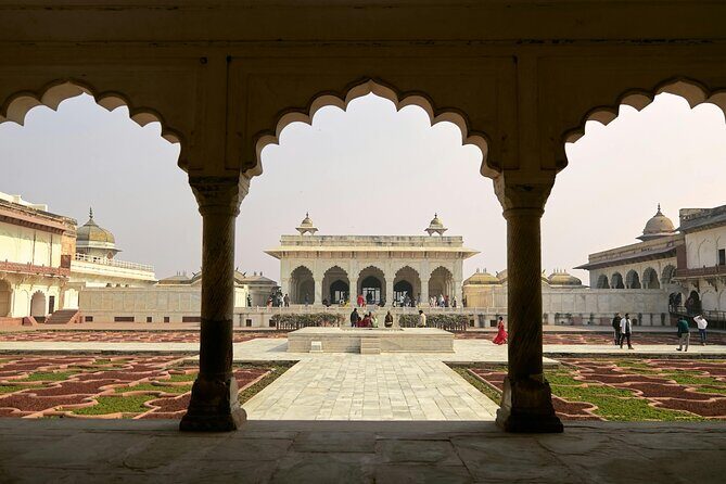 Taj Mahal and Agra Fort with 5*Star Lunch - Who Should Consider This Tour?