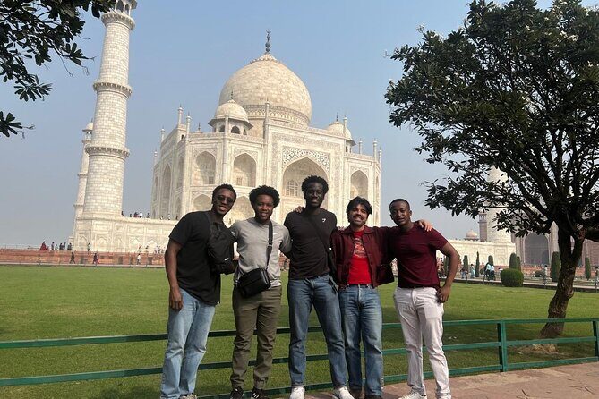Taj Mahal and Agra Private Tour from Delhi by Car with 5* Lunch - Who Will Love This Experience?