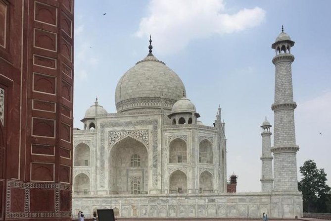 taj-mahal-city-tour-by-car-or-train-from-jaipur