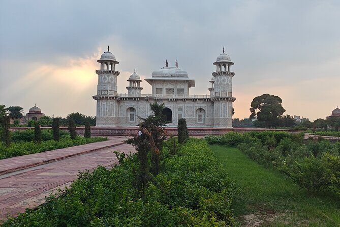 Taj Mahal Day Tour From Delhi by Car - A Closer Look at the Tour Experience  