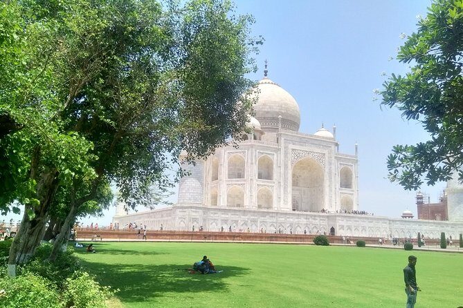 Taj Mahal Day Tour from Delhi by Superfast Train Gatimaan Express - The Convenience of Travel with the Gatimaan Express