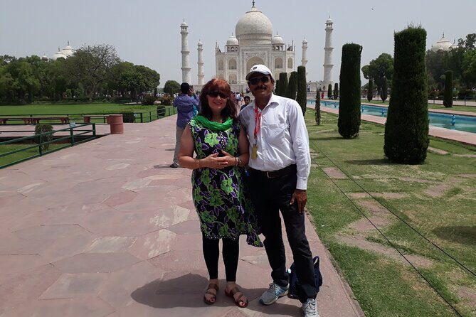 Taj Mahal Luxury Tour Package by Car - FAQ