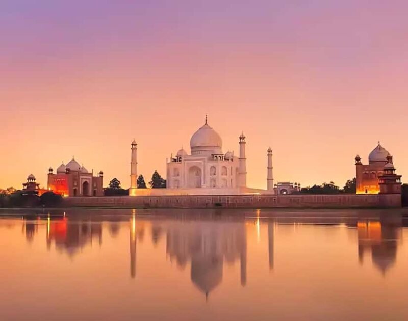 Taj mahal luxury Tour with Private car, guide & 5* lunch - Key Points