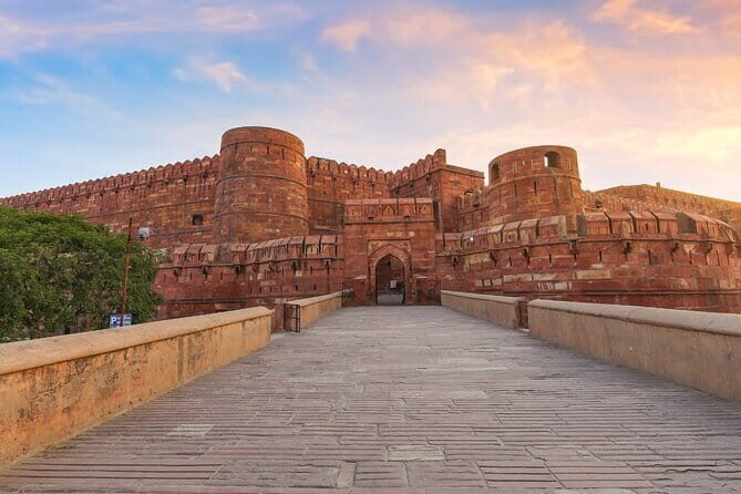 Taj Mahal Tour with Fatehpur Sikri and Agra Fort by Car - What’s Included & What’s Not