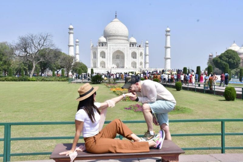 Taj Mahal with Professional Photoshoot - Guided Tour: Insightful and Personable