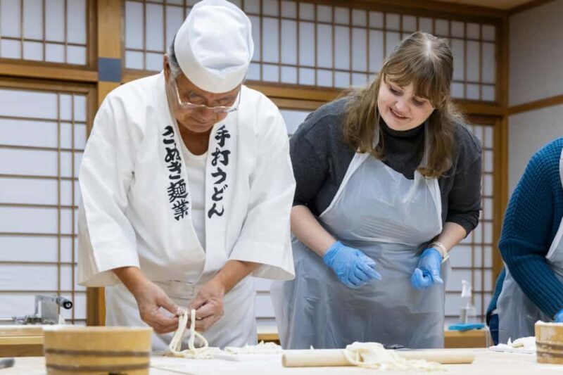 Takamatsu: Udon Noodle Luxury Bus Tour With Cooking Class - The Bus and Comfort Level