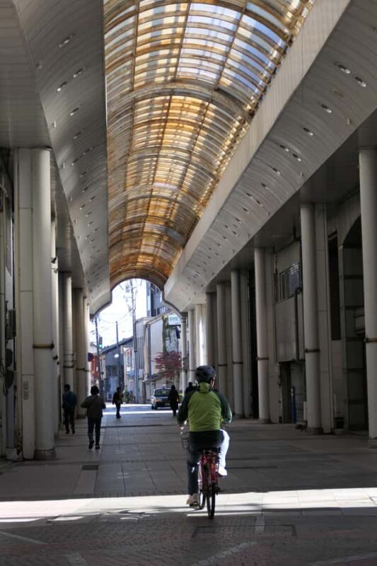 Takaoka: Mama-chari bike tour with Guide - Starting Point and Logistics