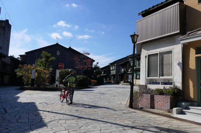 Takaoka: Mama-chari bike tour with Guide - Scenic Riverside and Nature