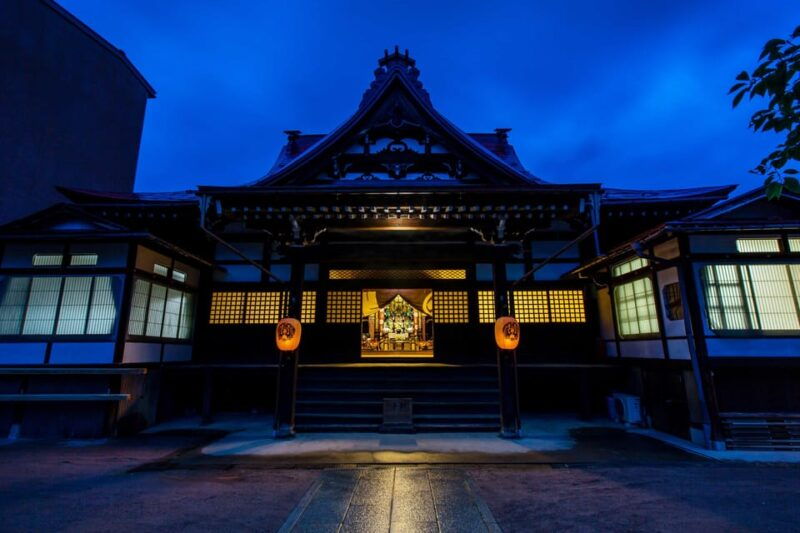 takayama-onigiri-and-miso-soup-making-at-a-buddhist-temple