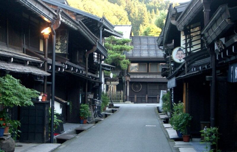 takayama-private-walking-tour-with-a-local-guide