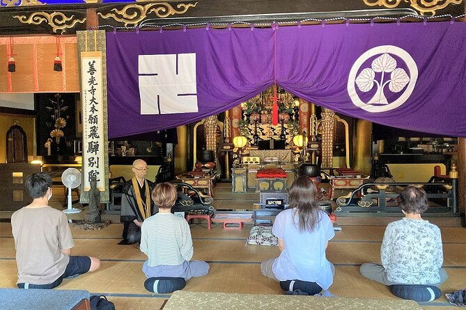 takayama-rice-ball-making-and-meditation-at-takayama-zenkoji