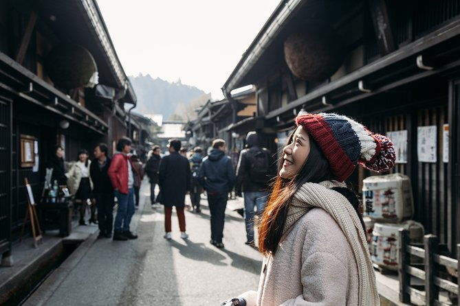 takayama-temples-tranquil-walks-at-higashiyama