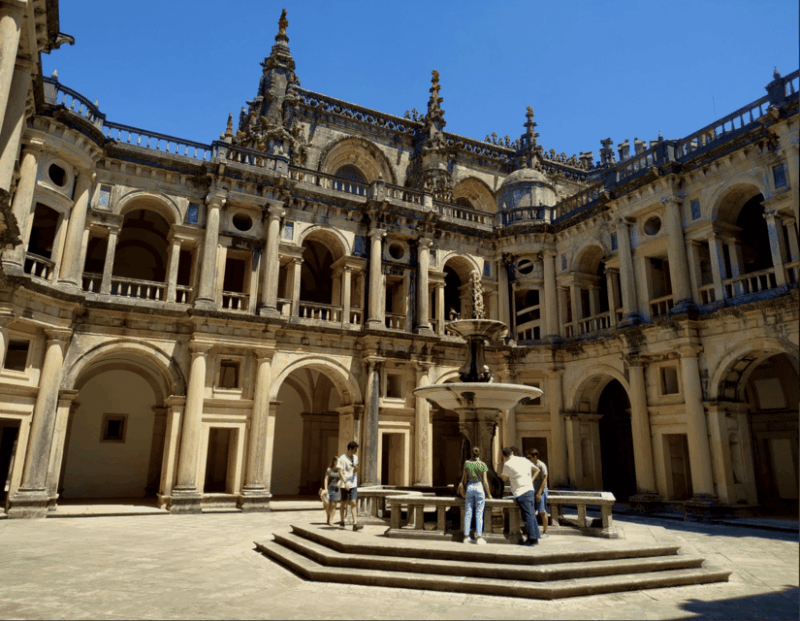 take-knights-templar-castle-and-convent-of-christ-tour