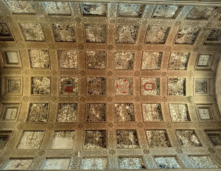 take-knights-templar-castle-and-convent-of-christ-tour