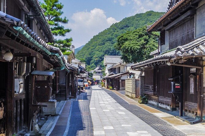 takehara-historical-townscape-sake-tasting-rabbit-island