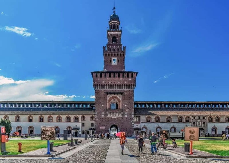 Taking a stroll in Downtown Milan Private Skip the Line Tour - Practical Details and Tips