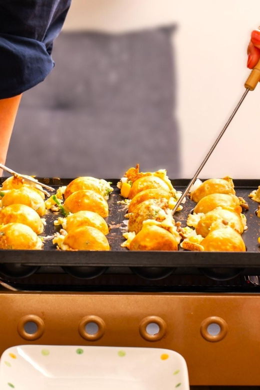 takoyaki-cooking-experience-in-kabukicho-shinjuku