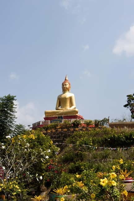 Takuapa Old Town: Temple & Sunday Market - Exploring Takuapa Old Town: An Authentic Thai Experience