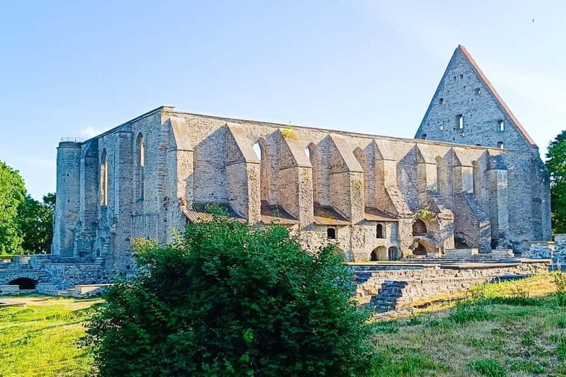 Tales of Tallinn: 4-hour Combo Bus & Walking Tour - Exploring Tallinn: An In-Depth Review of the 4-Hour Combo Bus & Walking Tour