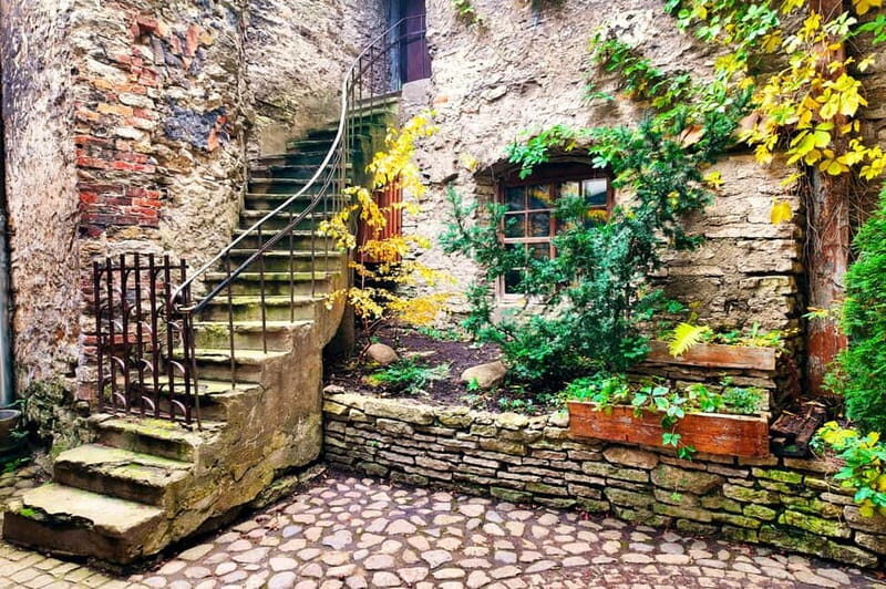 Tales of Tallinn: 4-hour Combo Bus & Walking Tour - Who Will Love This Tour?