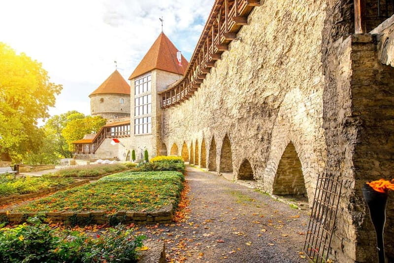 Tallinn: Audio Self Tour Guide with 10 Sightseeing Points - The Itinerary Breakdown: What to Expect at Each Stop