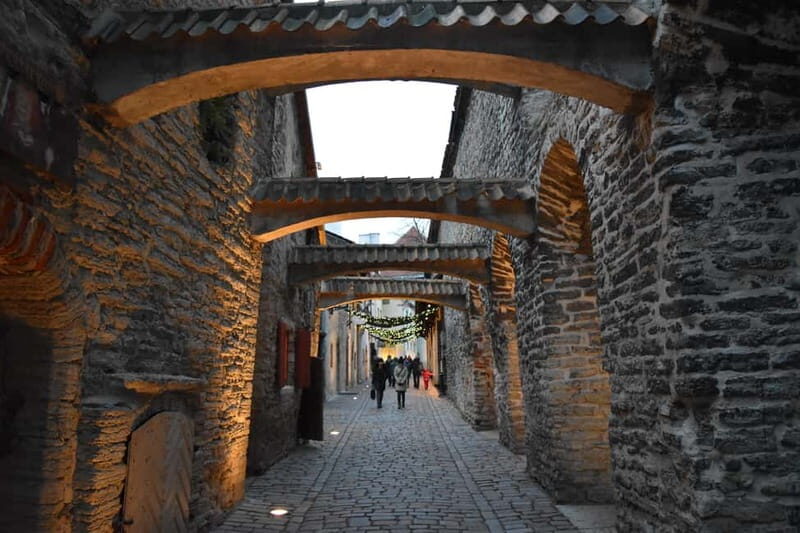 Tallinn: Medieval Walking Tour - The experience at each stop