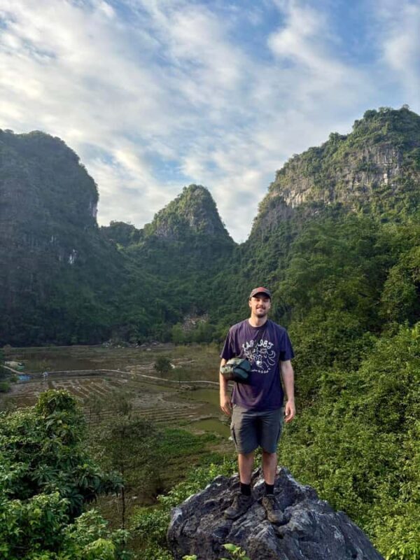 Tam Coc: Dundj Cave Boat Trip & Hidden Valley Experience - Who is this tour best for?
