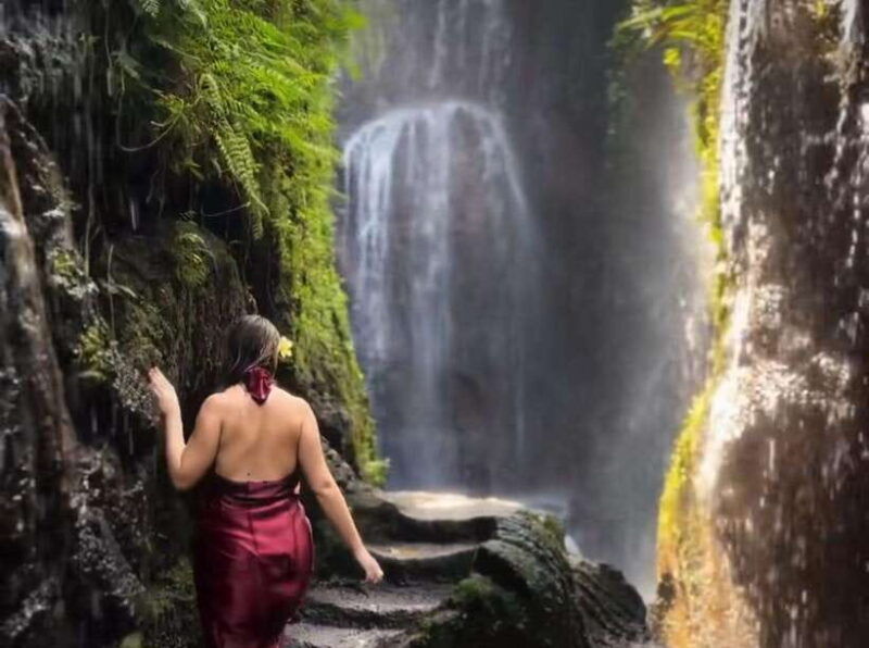 taman-beji-griya-waterfall-holy-bathing-soul-retreat-ritual