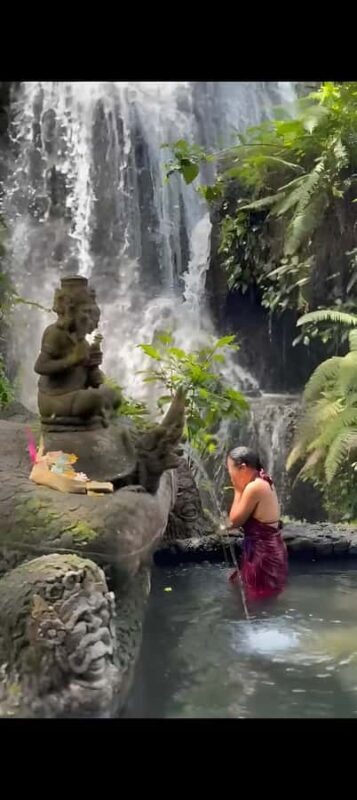 Taman Beji Griya Waterfall Melukat Ritual - Key Points