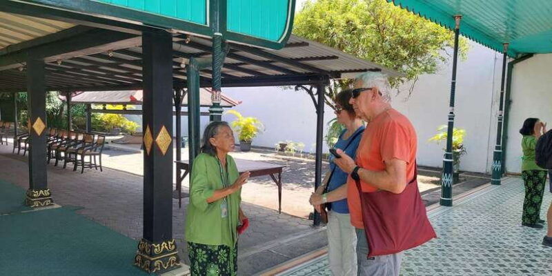 taman-sari-water-castle-sultan-palace-local-food-tasting
