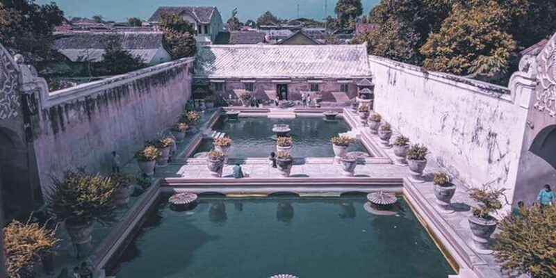 taman-sari-water-castle-sultan-palace-local-food-tasting